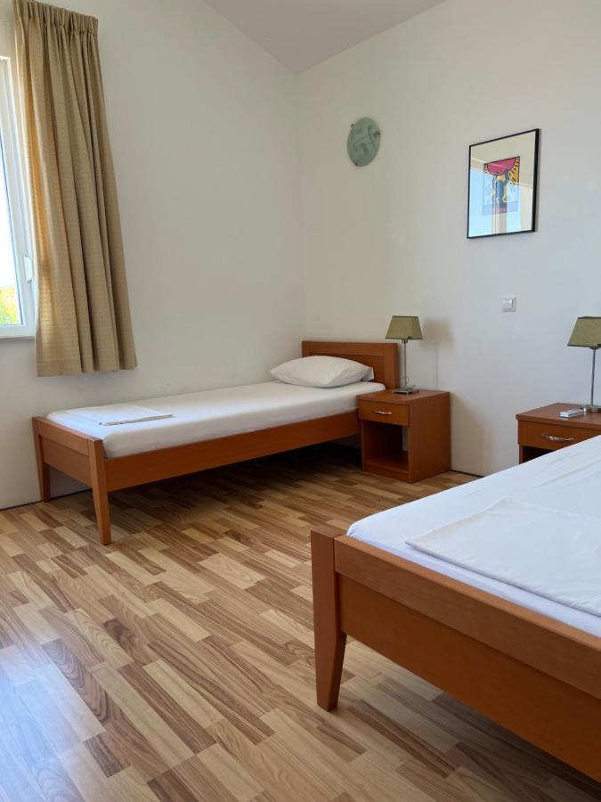 Apartments Angela Cesarica Kültér fotó