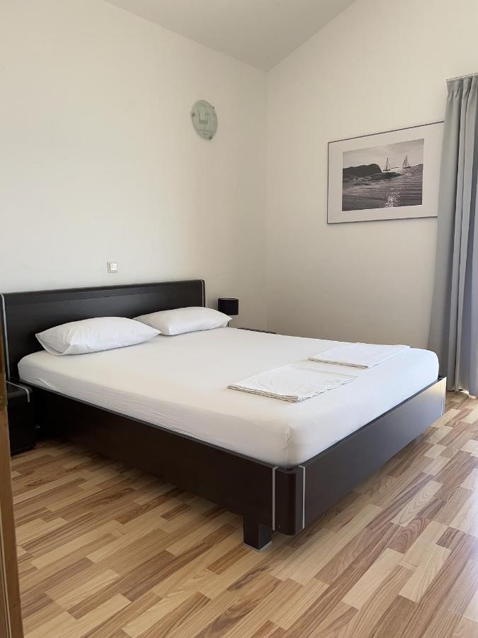 Apartments Angela Cesarica Kültér fotó
